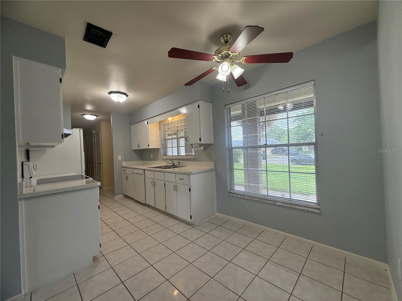Image 7 of 22 For 12116 Medan Court