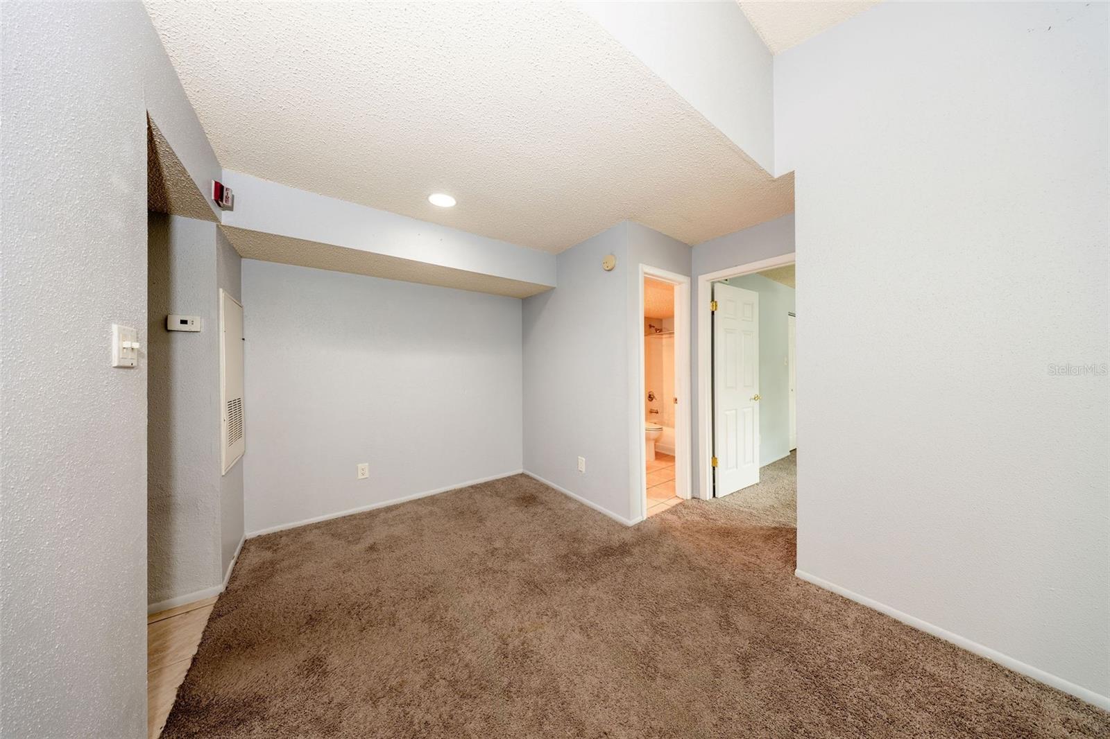 Image 11 of 30 For 3748 Idlebrook Circle 202