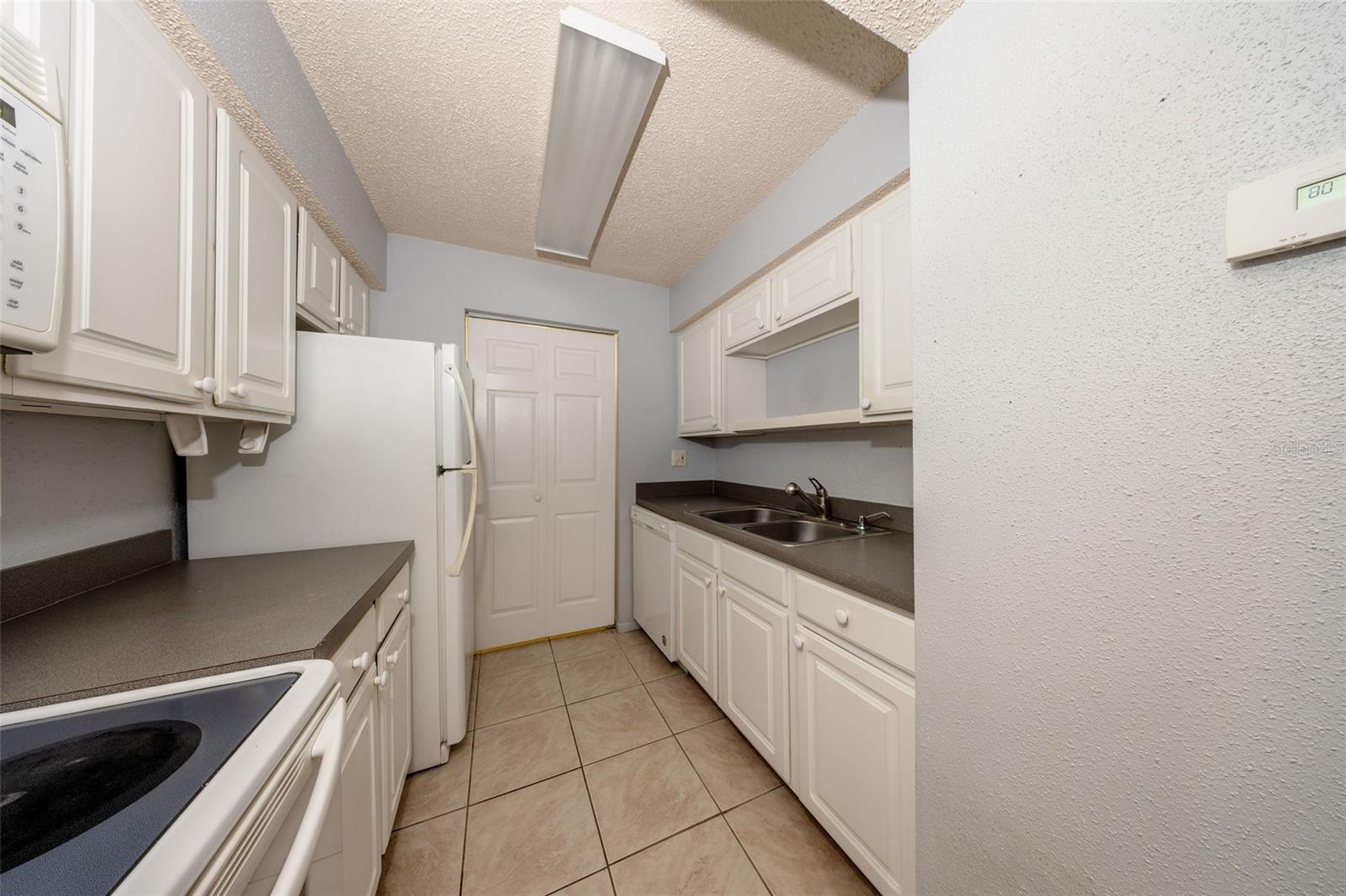 Image 14 of 30 For 3748 Idlebrook Circle 202