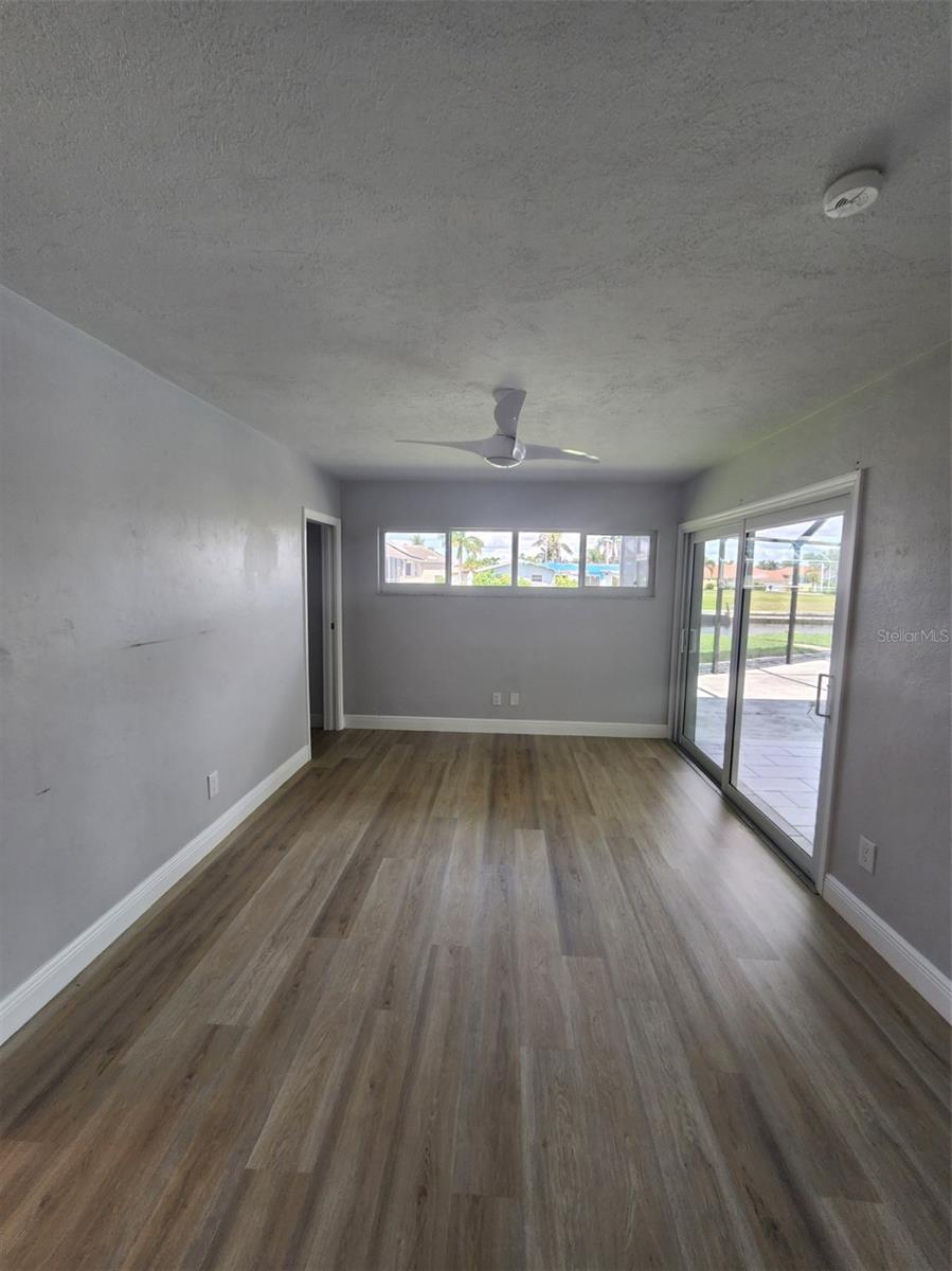 Image 9 of 18 For 5325 Cocoa Court