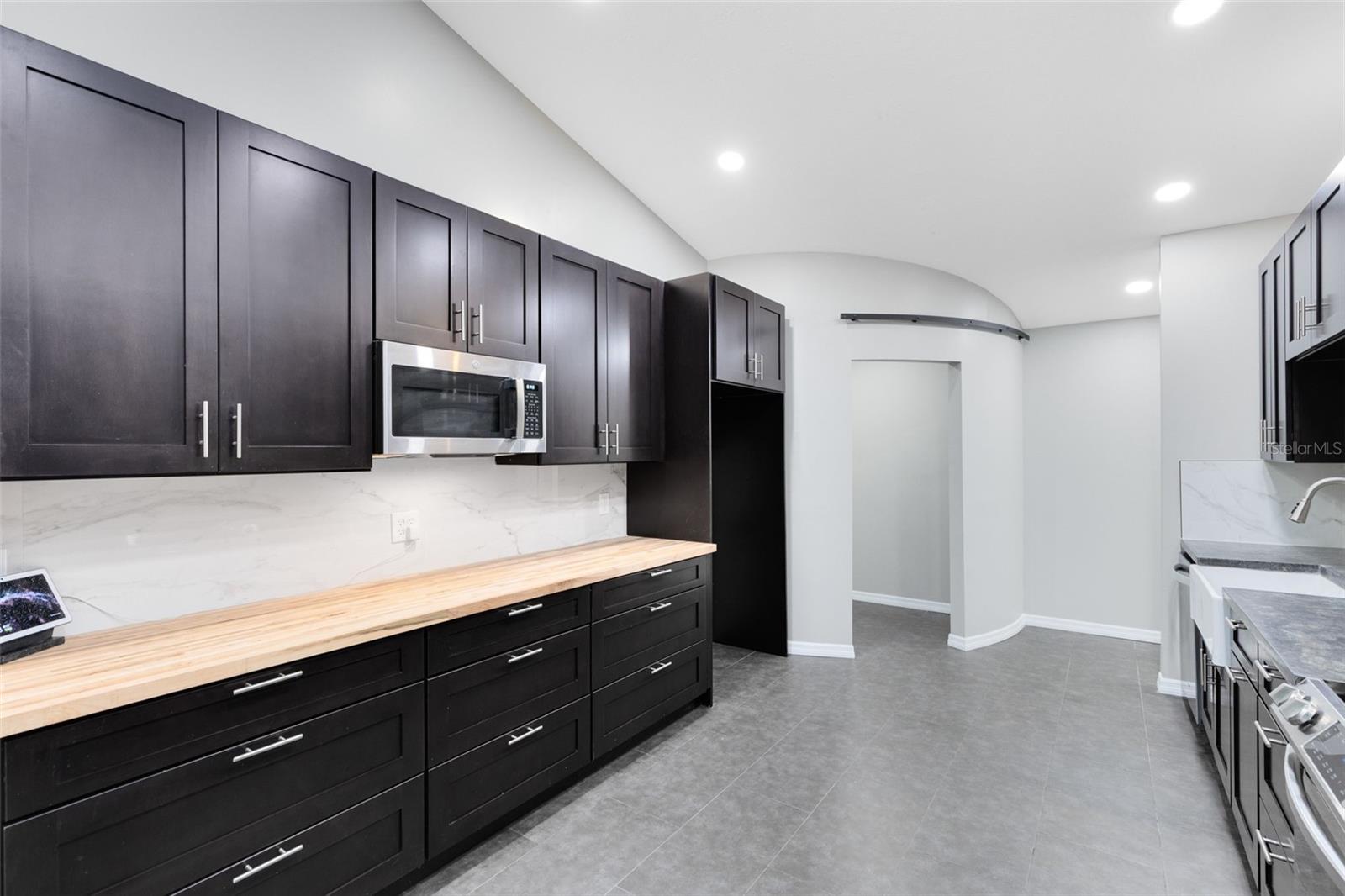 Image 10 of 30 For 1046 Seminole Creek Drive