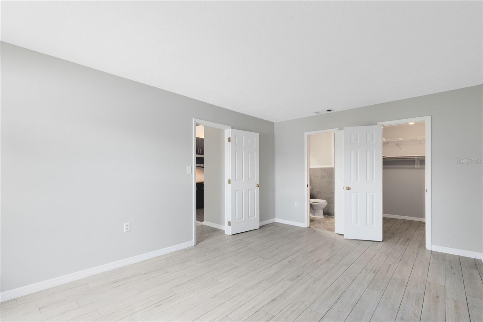 Image 15 of 30 For 1046 Seminole Creek Drive