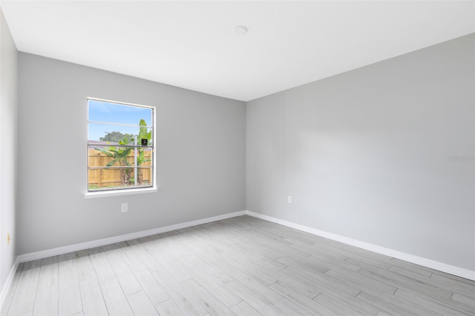 Image 18 of 30 For 1046 Seminole Creek Drive