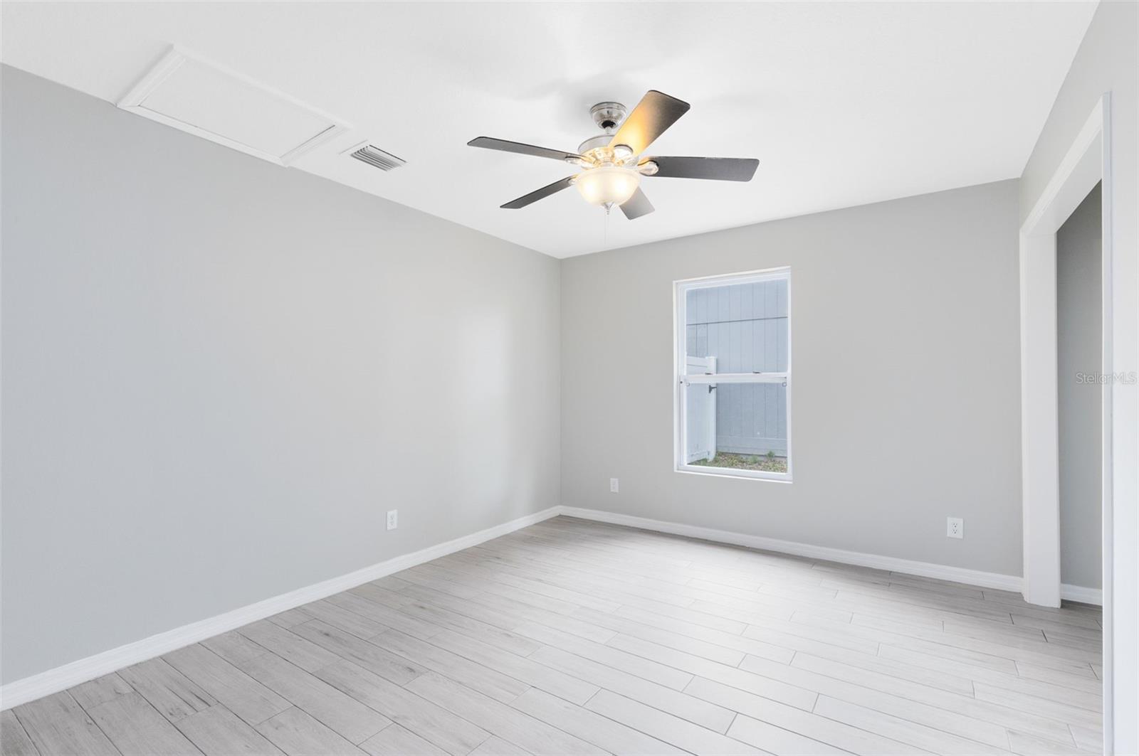 Image 20 of 30 For 1046 Seminole Creek Drive