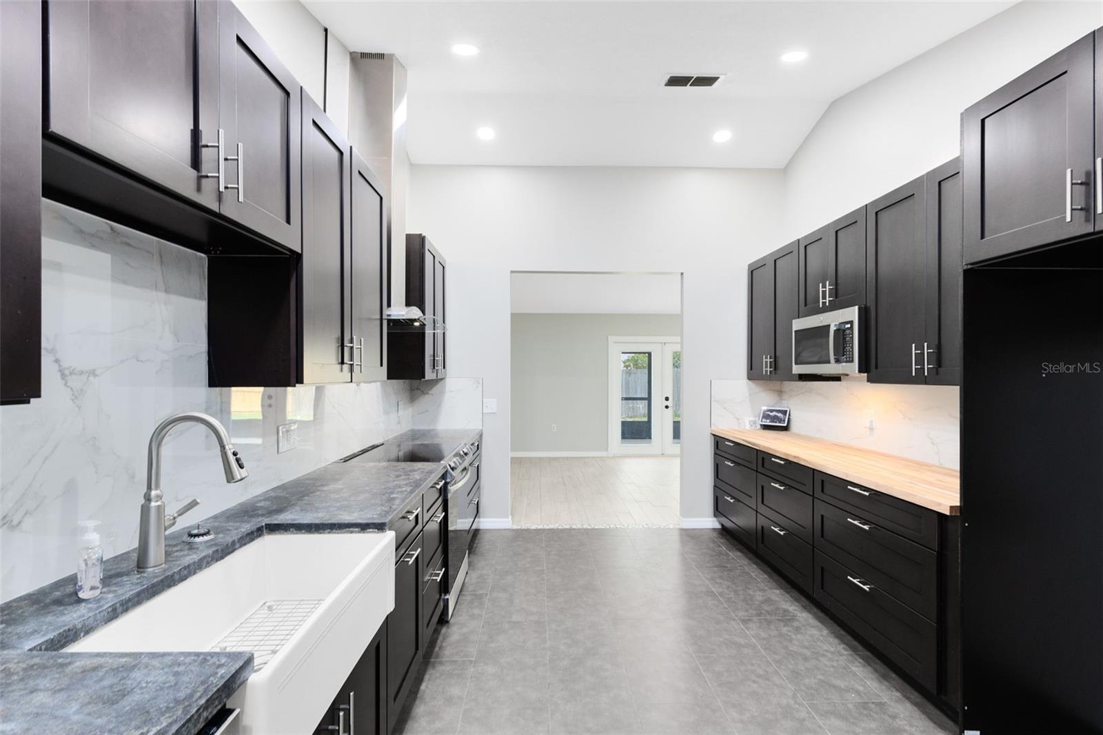 Image 7 of 30 For 1046 Seminole Creek Drive