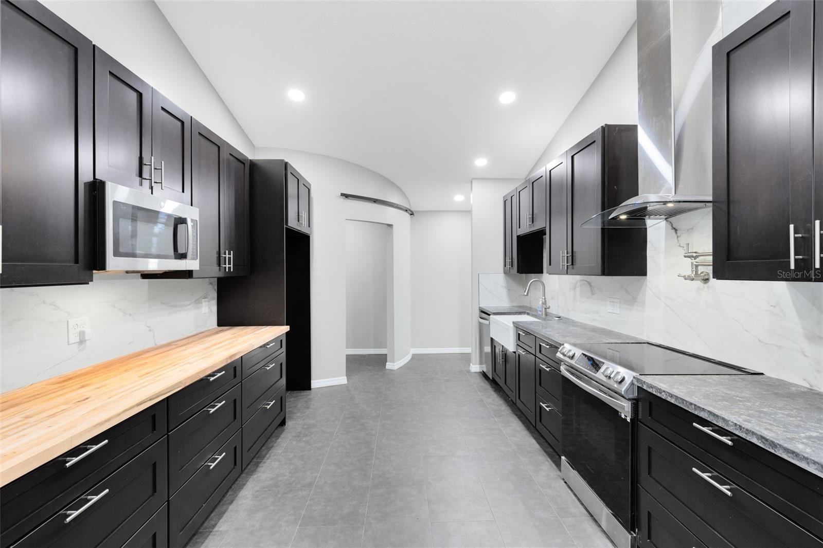 Image 8 of 30 For 1046 Seminole Creek Drive