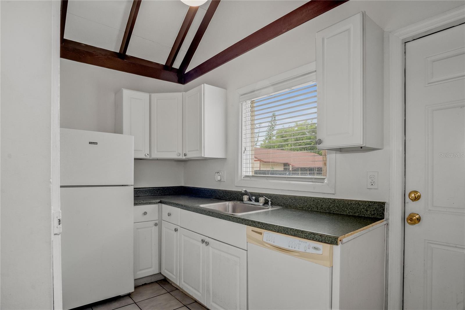 Image 2 of 21 For 5641 Ashley Oaks Drive 39