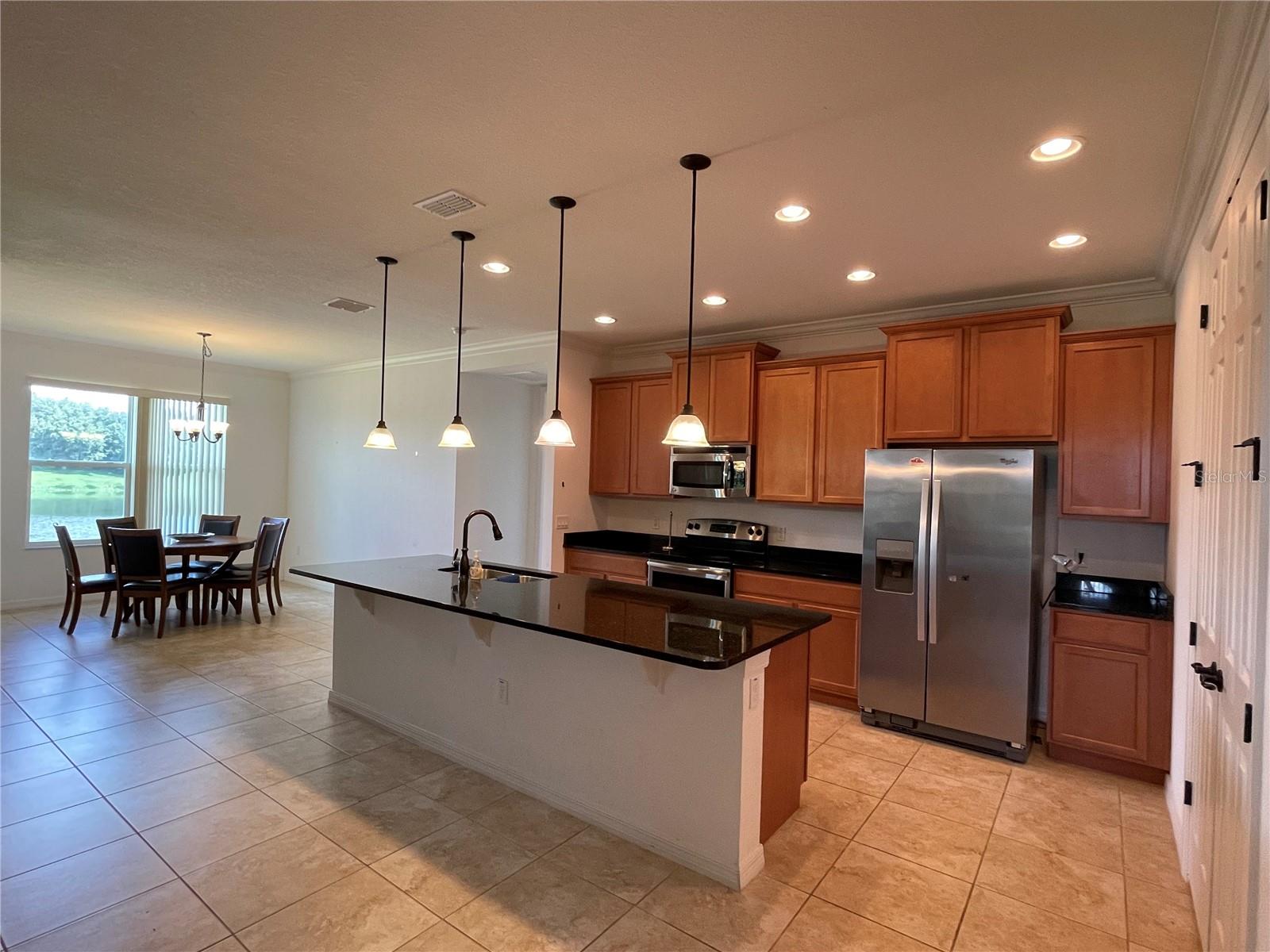 Image 4 of 20 For 1415 Lanier Point Place