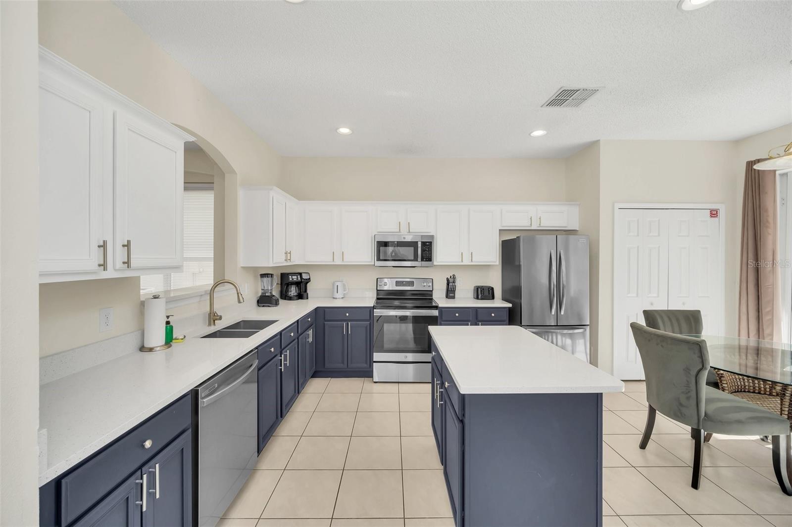Image 19 of 74 For 8622 La Isla Drive