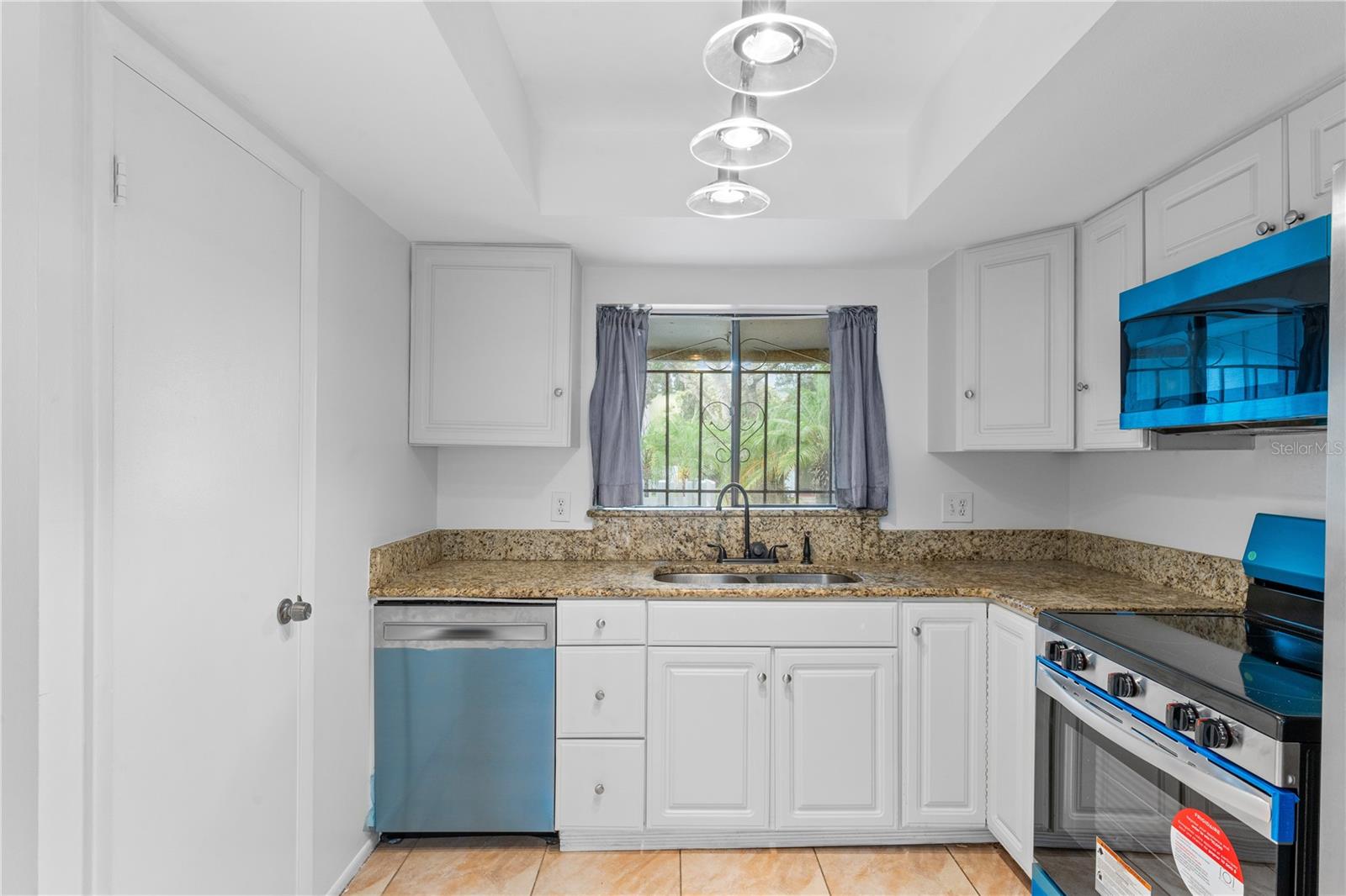 Image 6 of 19 For 7475 Canford Court 21