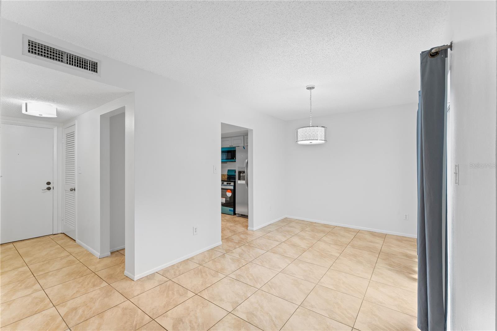 Image 7 of 19 For 7475 Canford Court 21