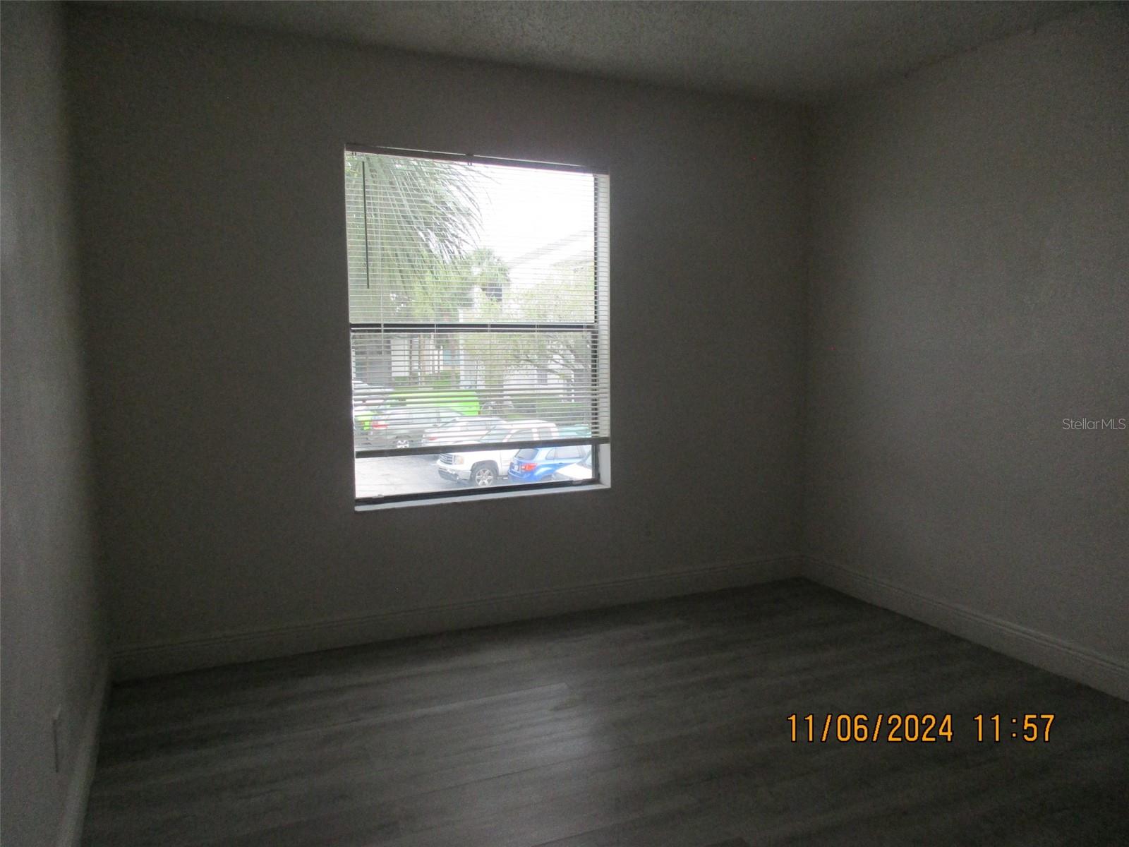 Image 7 of 23 For 2002 Cascades Boulevard 201