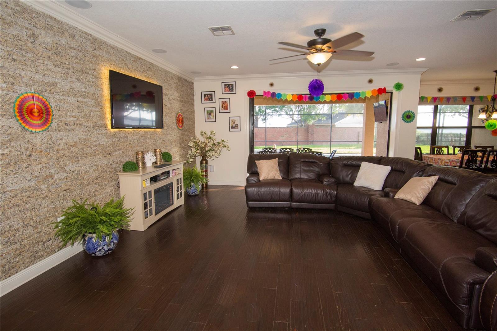 Image 9 of 39 For 4100 Isle Vista Avenue