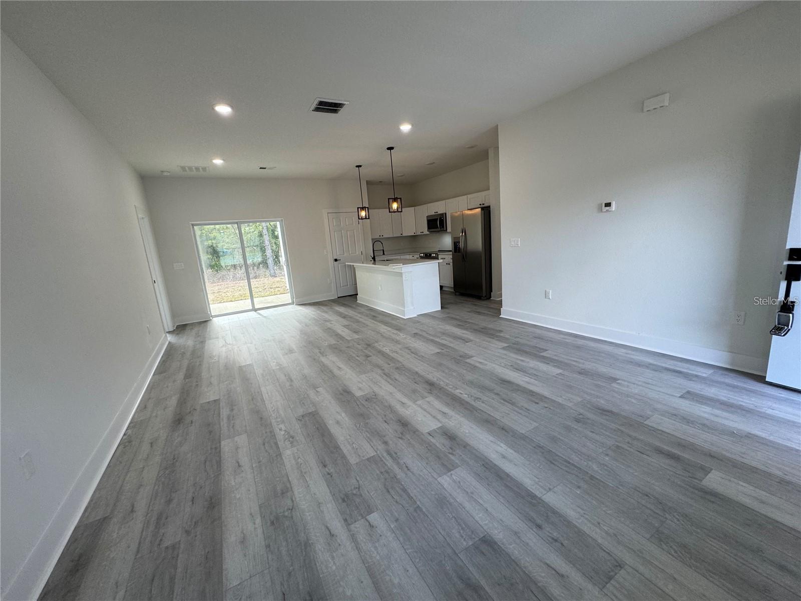 Image 11 of 33 For 702 Marion Oaks Manor