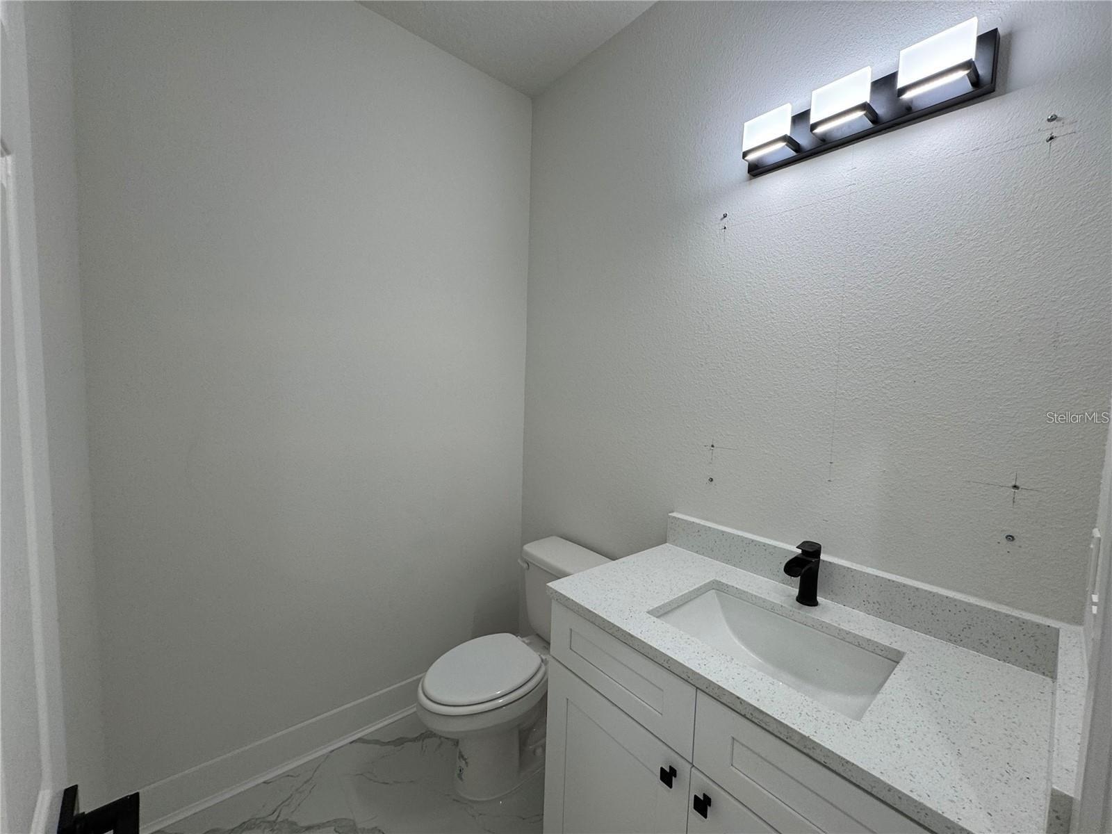 Image 16 of 33 For 702 Marion Oaks Manor