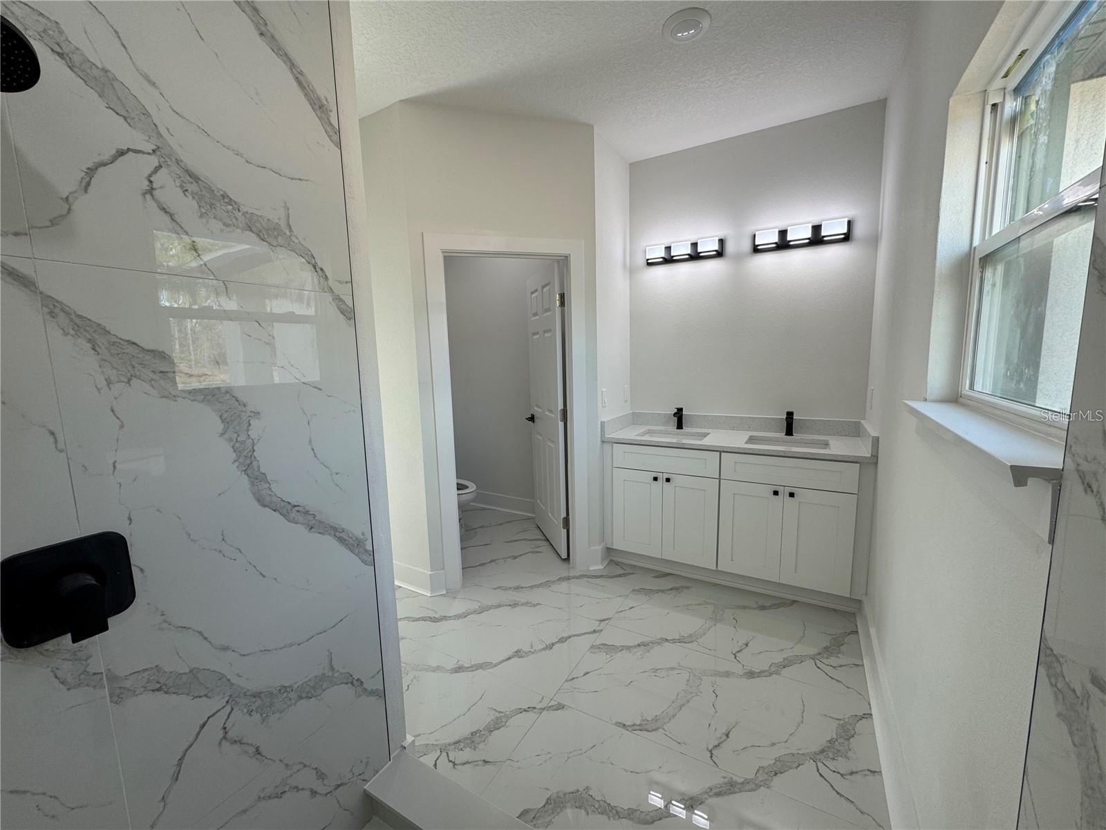 Image 17 of 33 For 702 Marion Oaks Manor