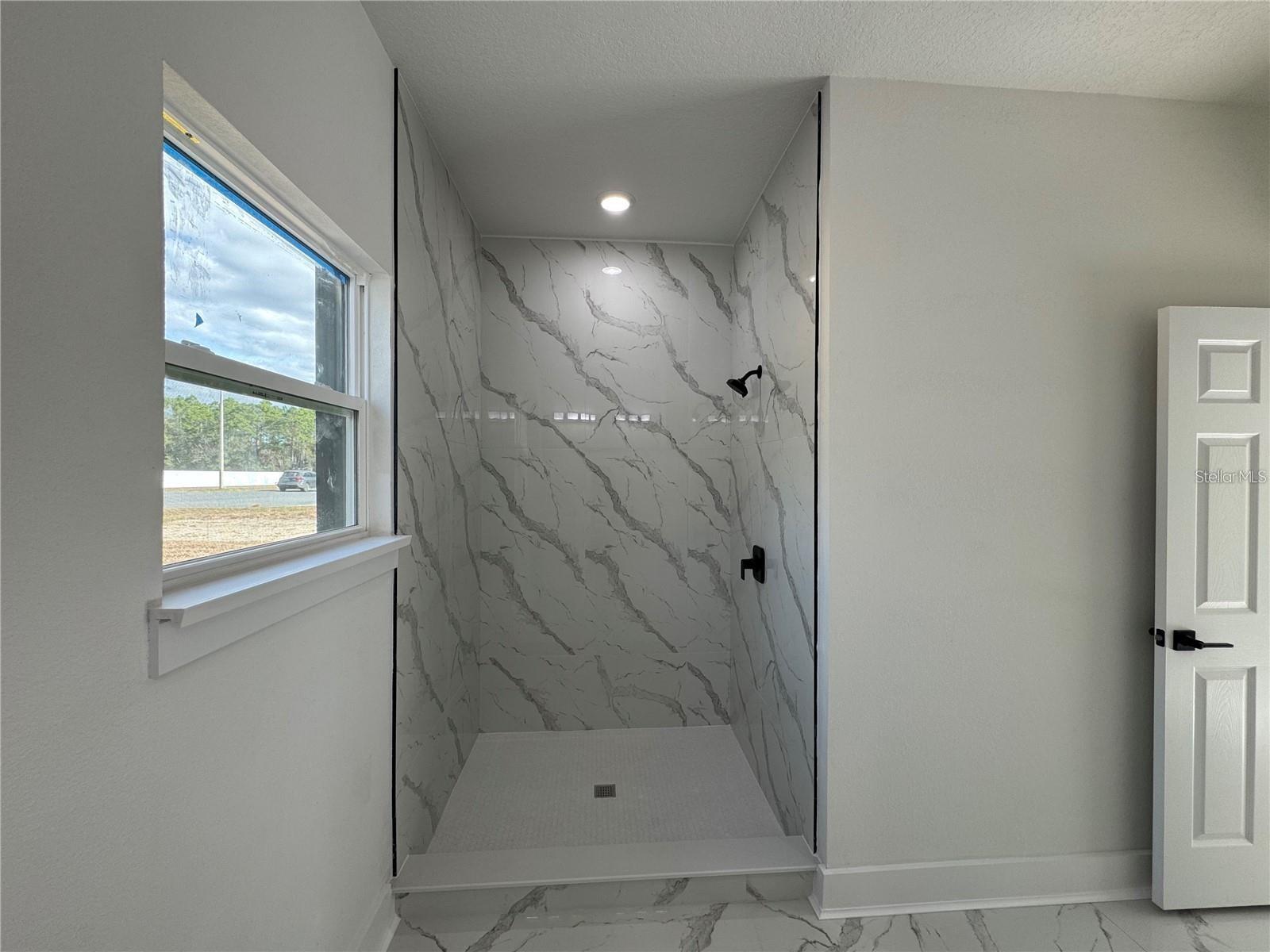 Image 18 of 33 For 702 Marion Oaks Manor