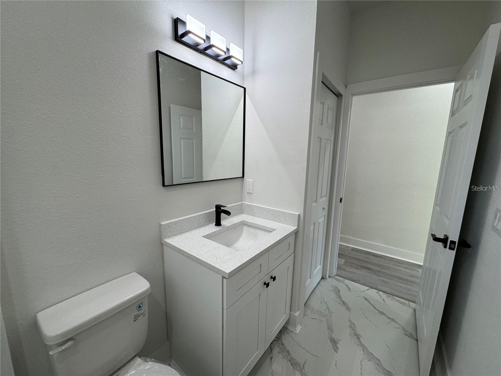 Image 26 of 33 For 702 Marion Oaks Manor