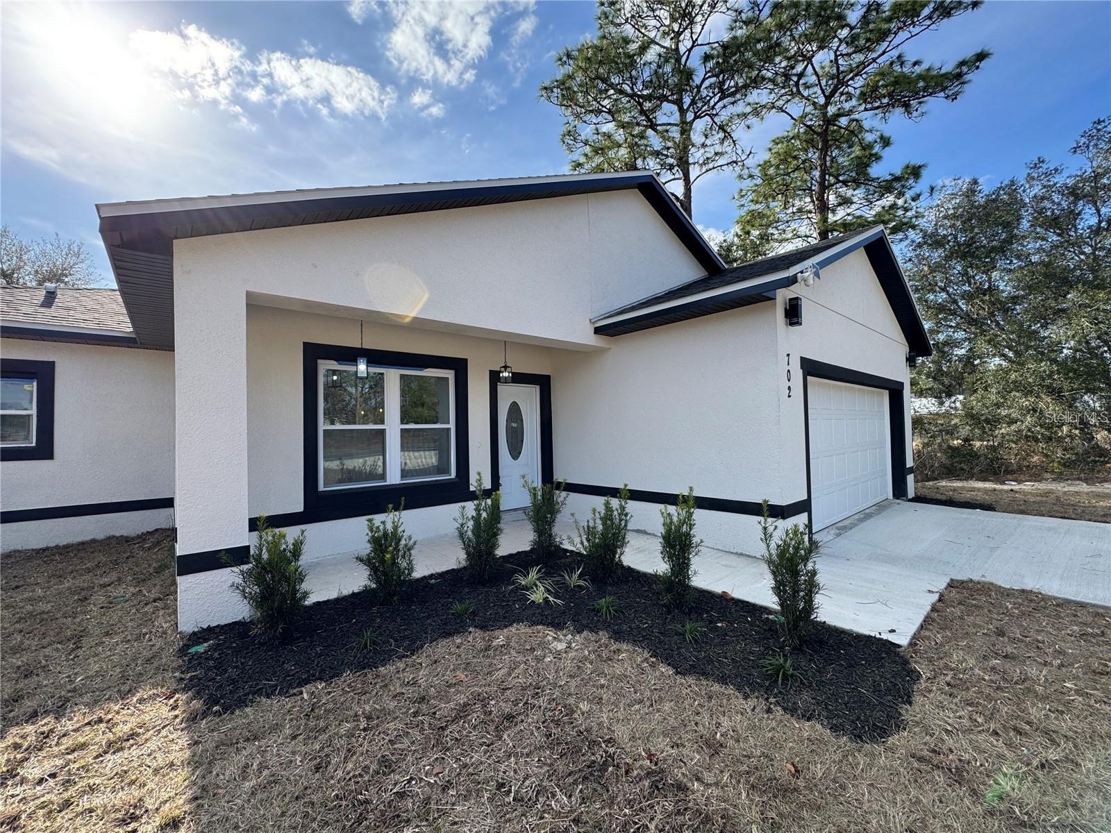 Image 3 of 33 For 702 Marion Oaks Manor