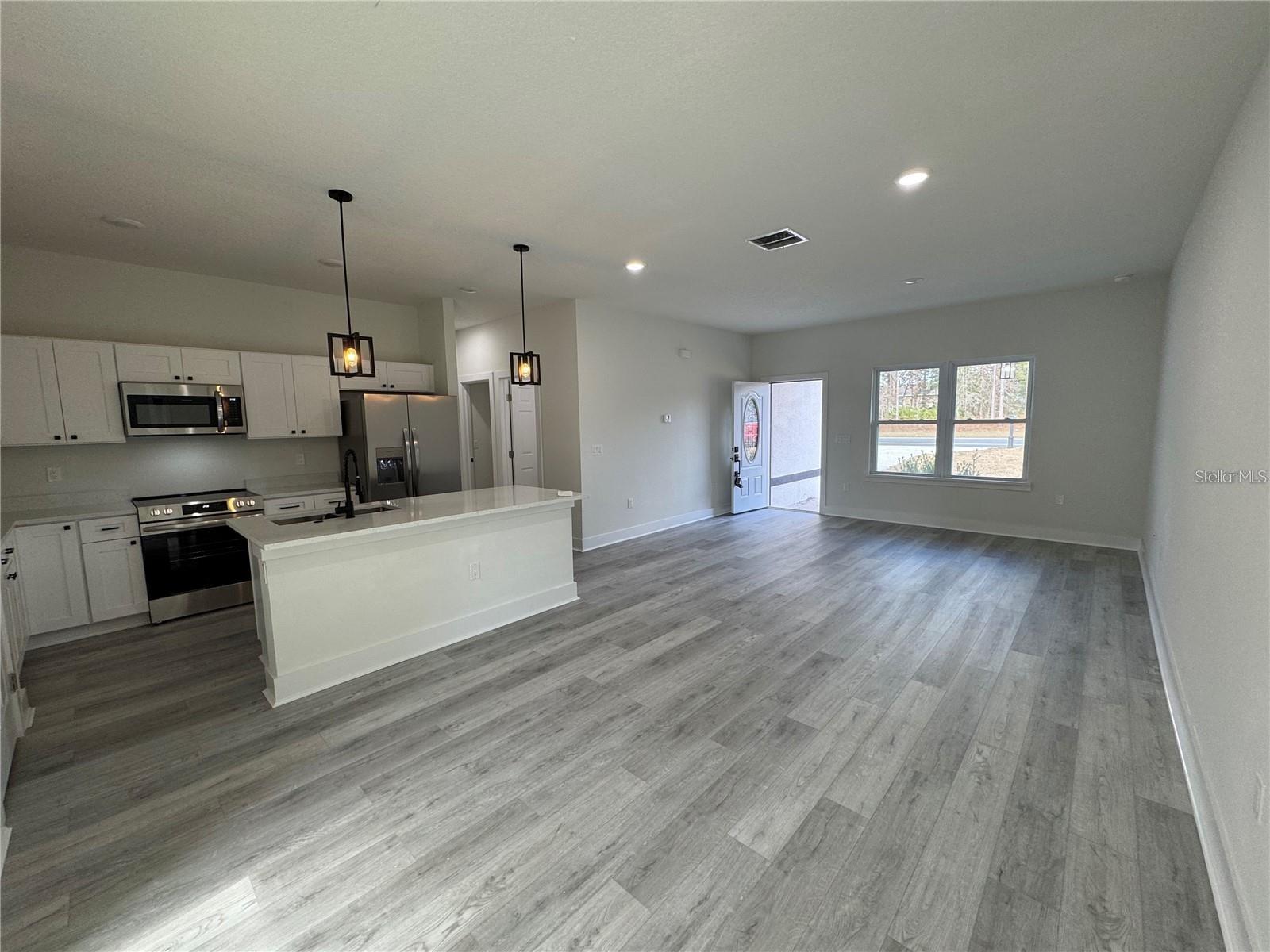 Image 5 of 33 For 702 Marion Oaks Manor