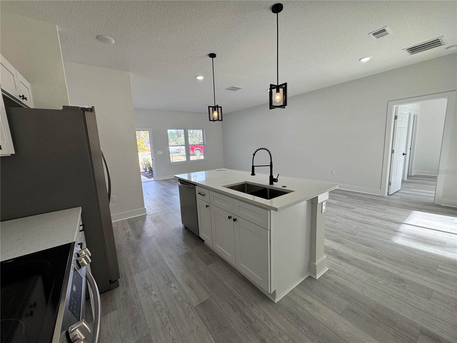 Image 6 of 33 For 702 Marion Oaks Manor