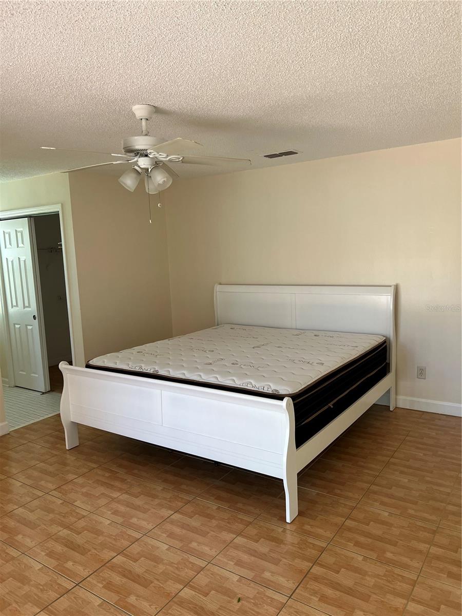 Image 18 of 28 For 8203 Saragoza Court