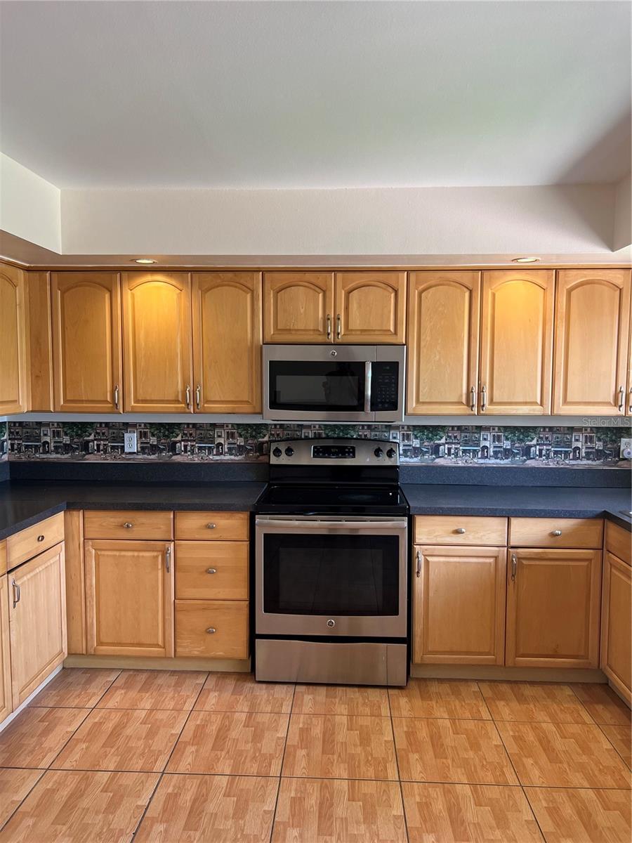Image 3 of 28 For 8203 Saragoza Court