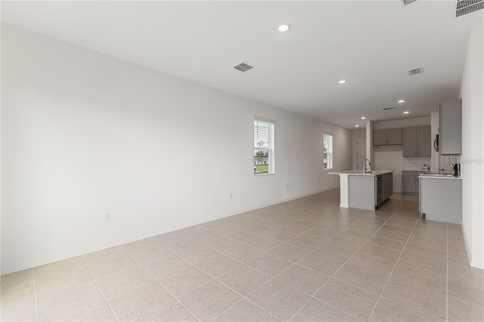 Image 5 of 16 For 192 Duckweed Avenue