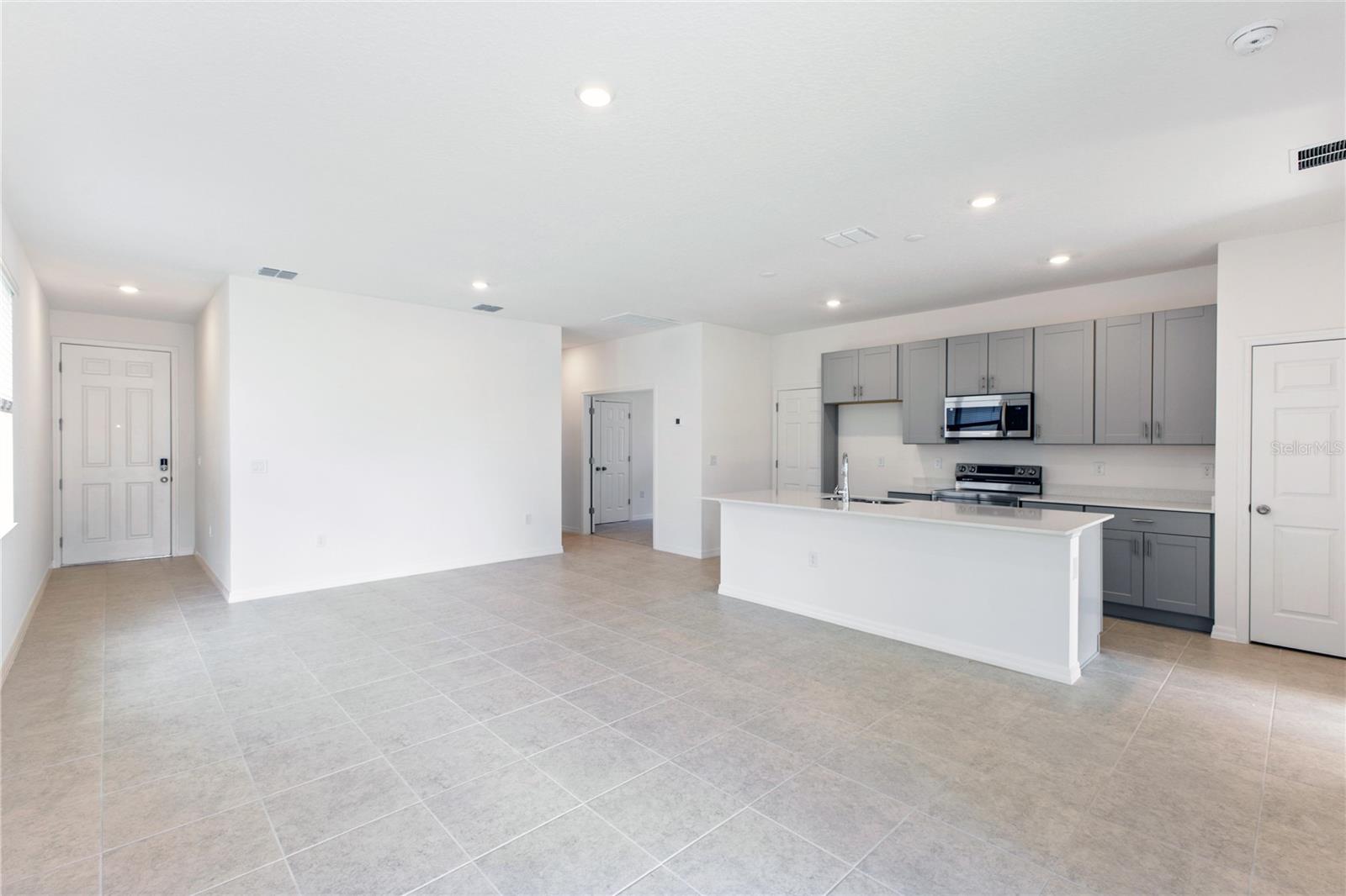 Image 4 of 15 For 196 Duckweed Avenue
