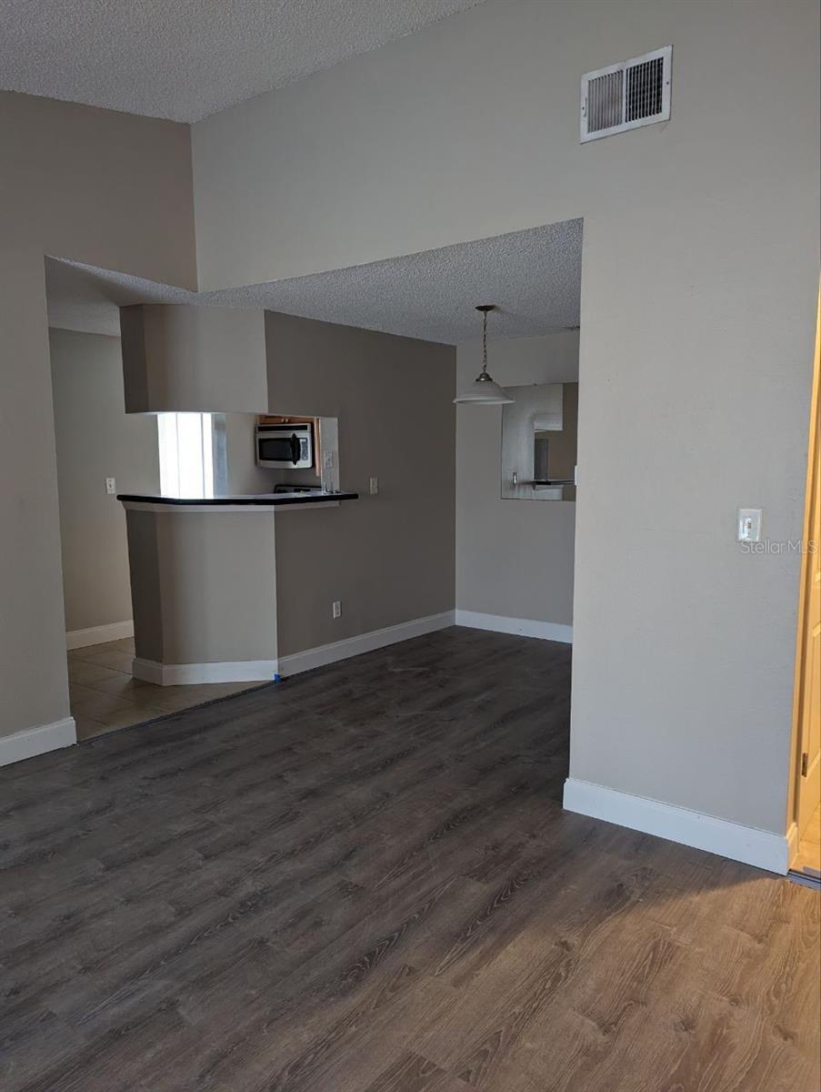 Image 3 of 21 For 236 Afton Square 309