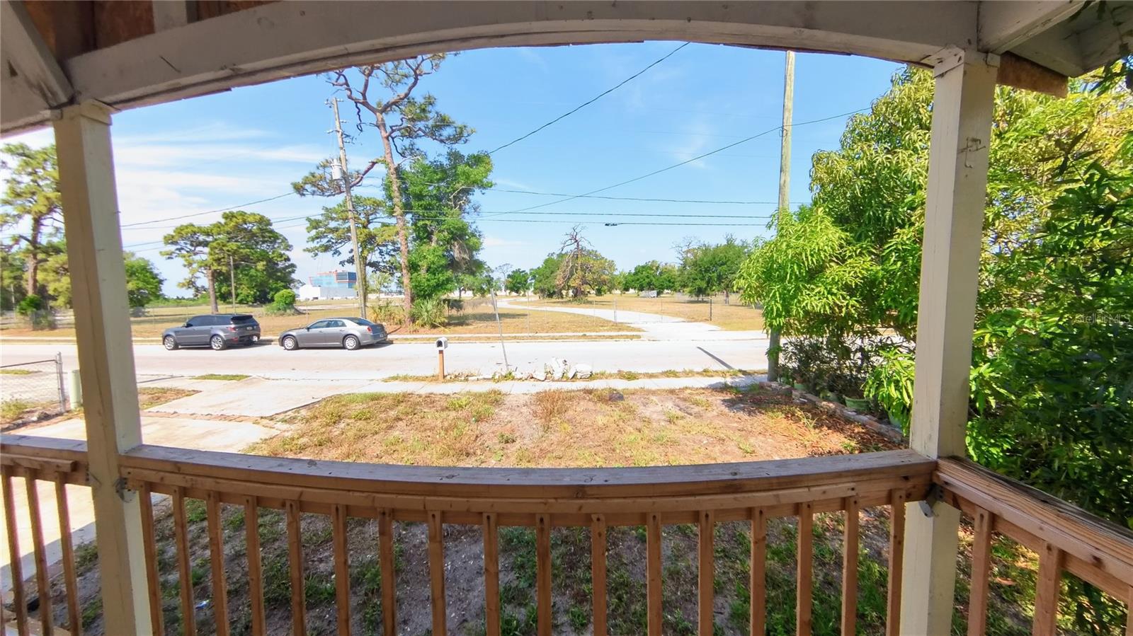 Image 4 of 23 For 39 College Avenue
