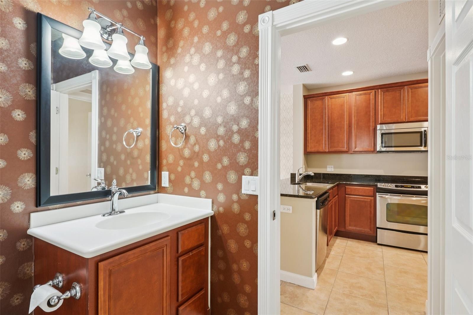 Image 19 of 61 For 8430 Leatherleaf Lane