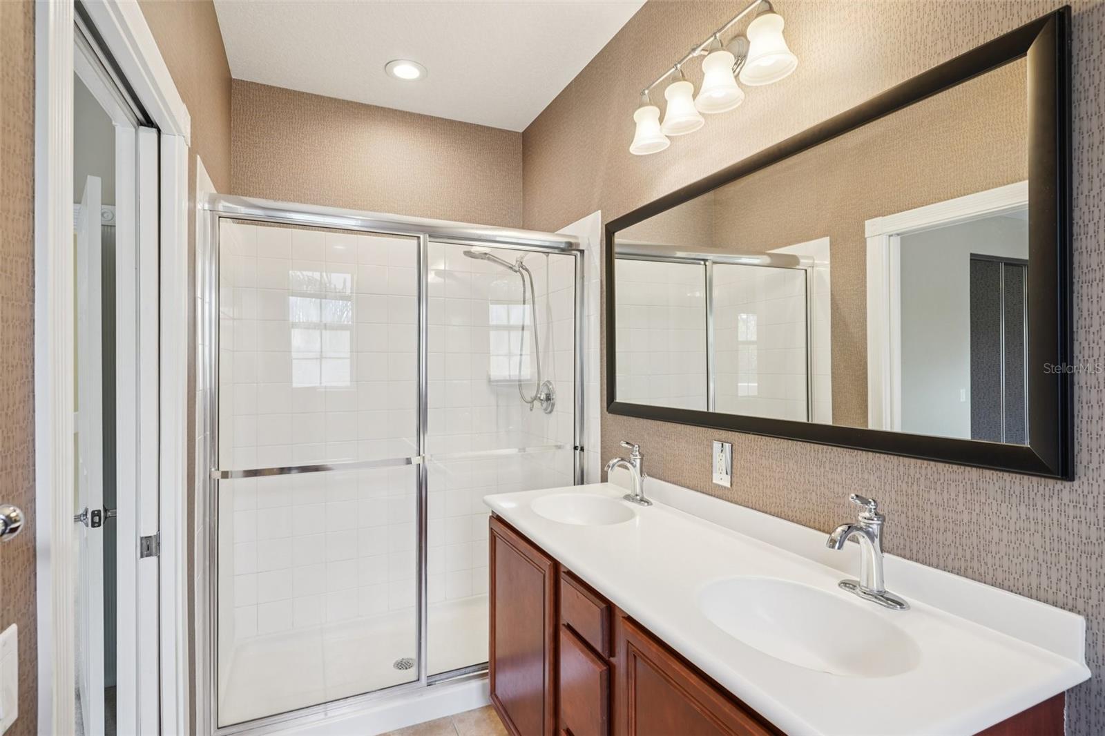Image 24 of 61 For 8430 Leatherleaf Lane