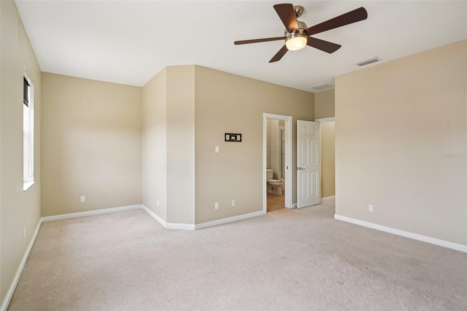 Image 30 of 61 For 8430 Leatherleaf Lane