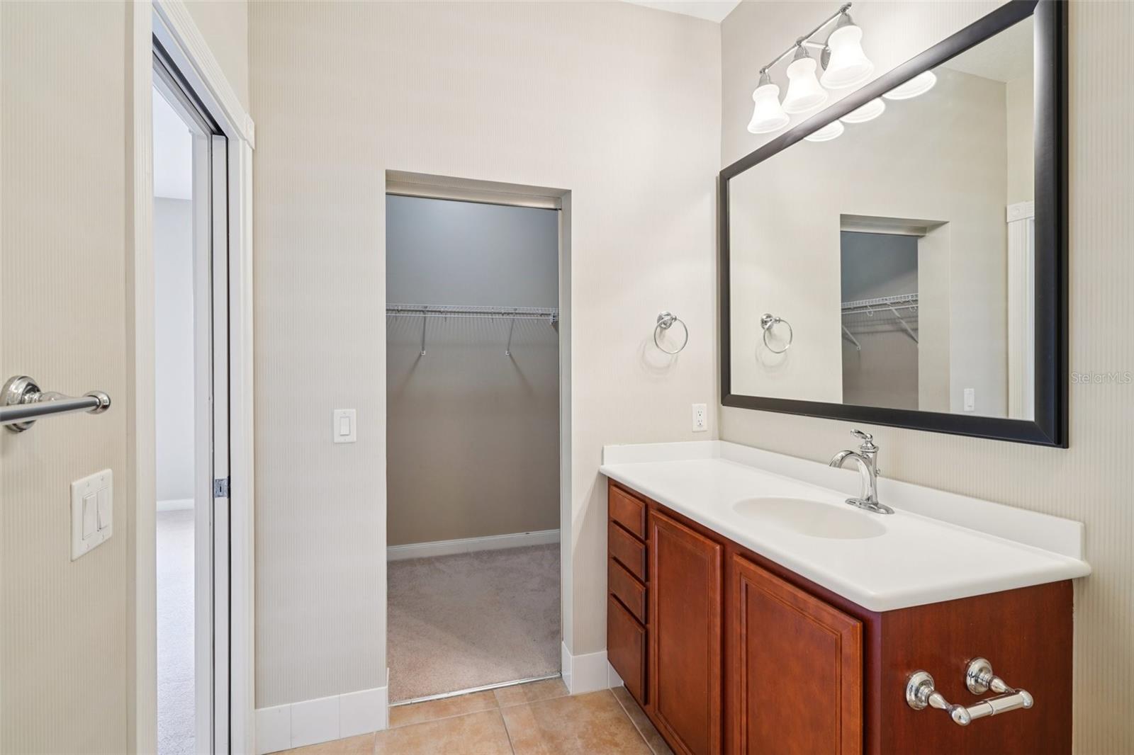 Image 33 of 61 For 8430 Leatherleaf Lane