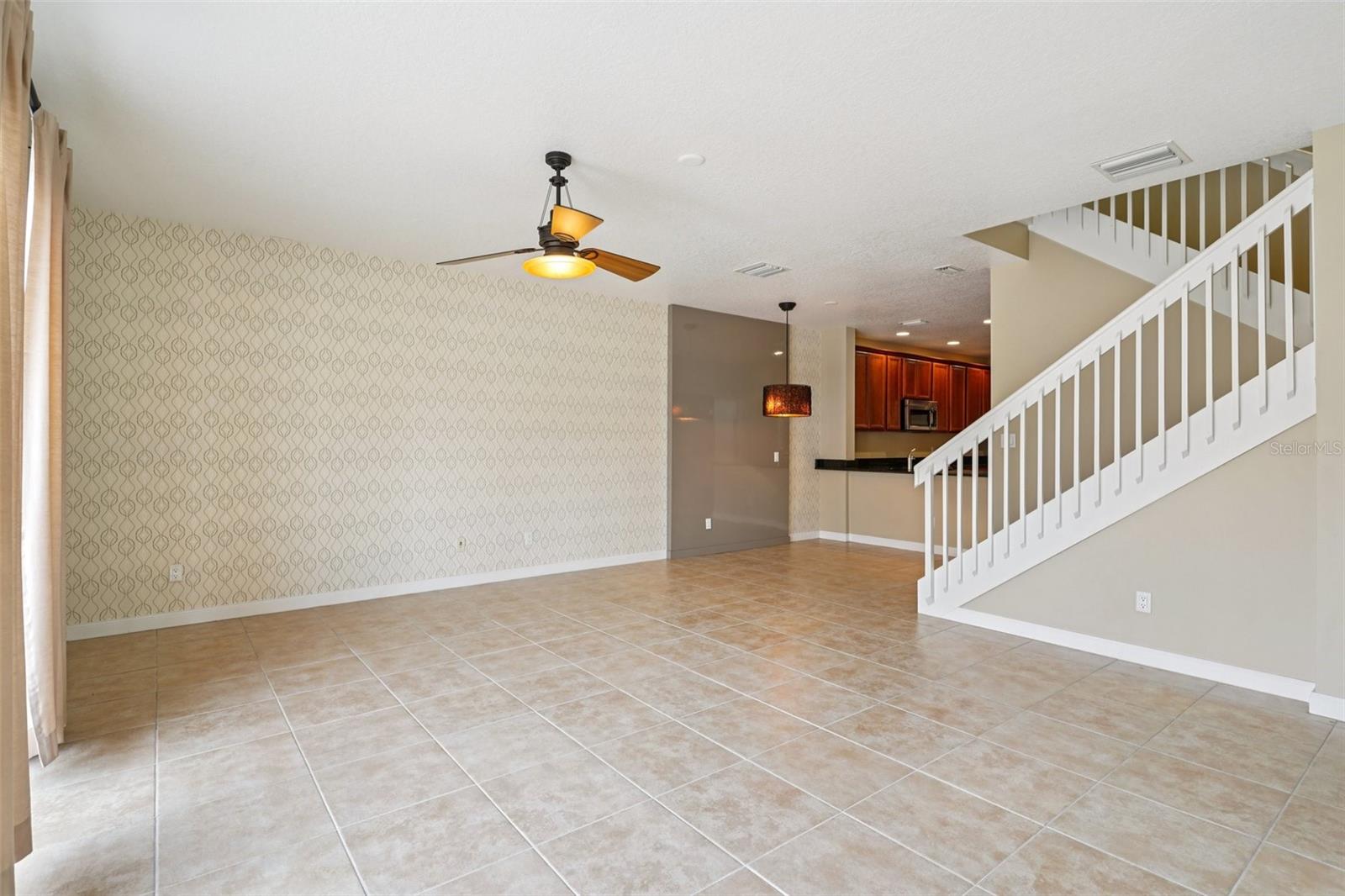 Image 7 of 61 For 8430 Leatherleaf Lane