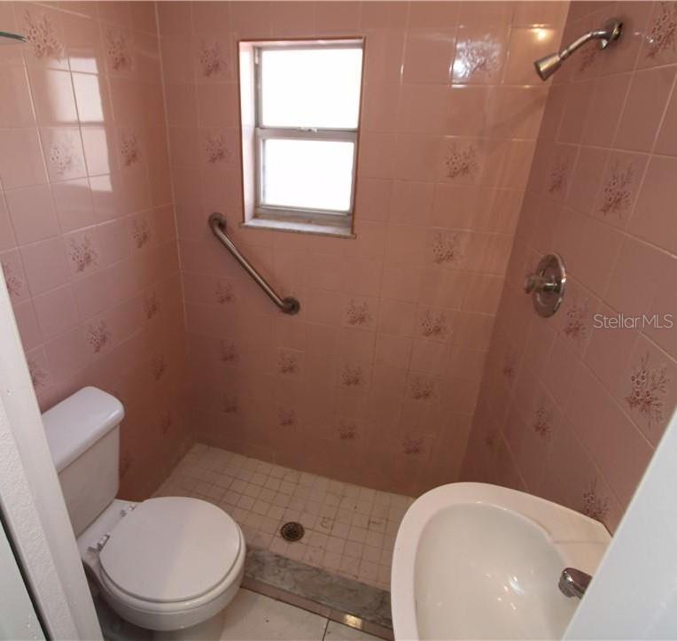 Image 8 of 20 For 2431 Brown Avenue A