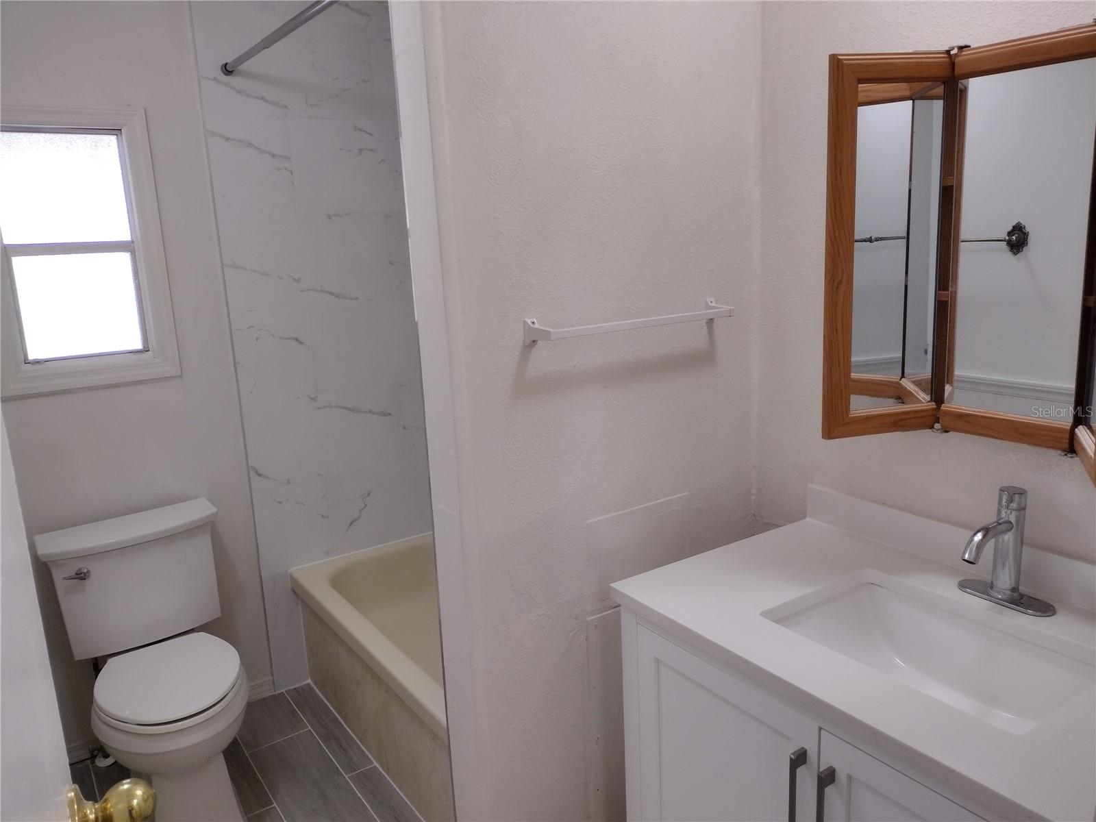 Image 13 of 22 For 925 Beechwood Avenue