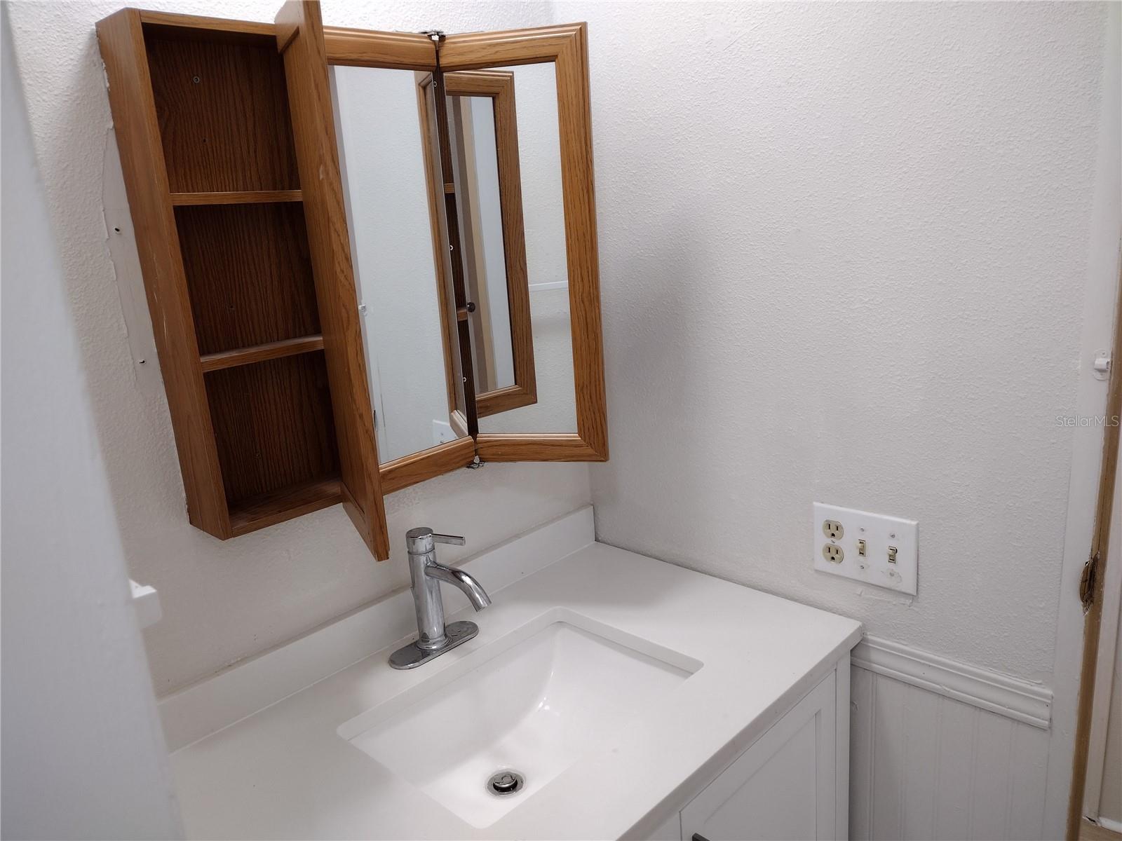 Image 15 of 22 For 925 Beechwood Avenue