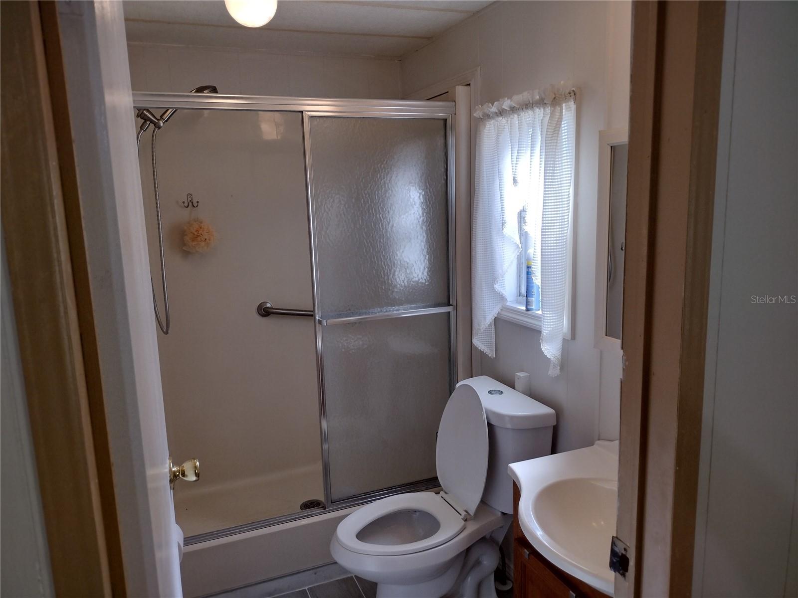 Image 20 of 22 For 925 Beechwood Avenue