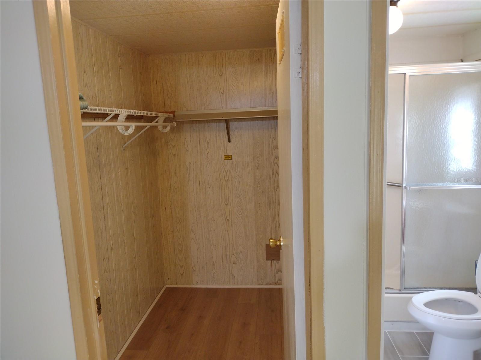 Image 21 of 22 For 925 Beechwood Avenue