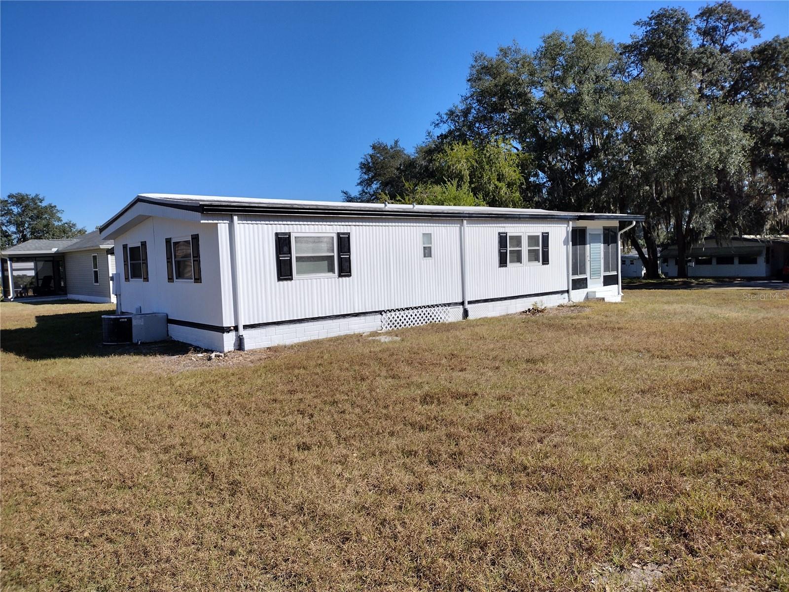 Image 4 of 22 For 925 Beechwood Avenue