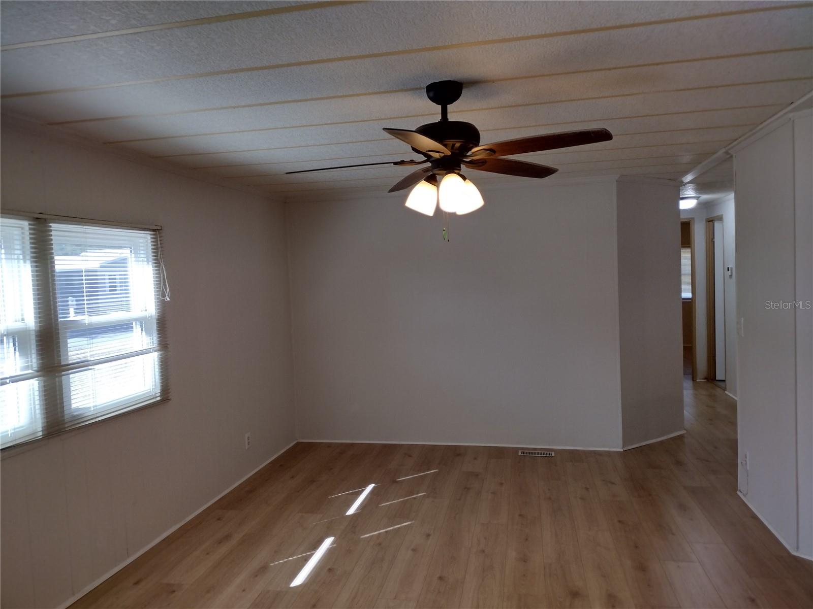 Image 8 of 22 For 925 Beechwood Avenue