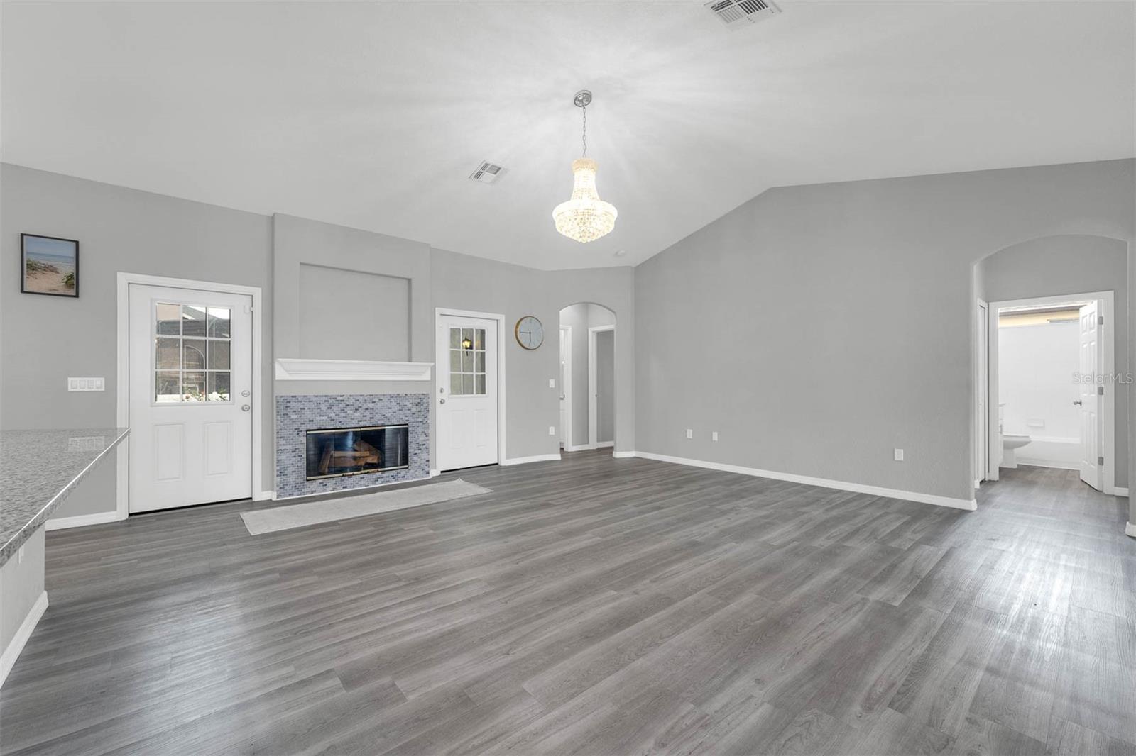 Image 10 of 39 For 3956 Shadowind Way