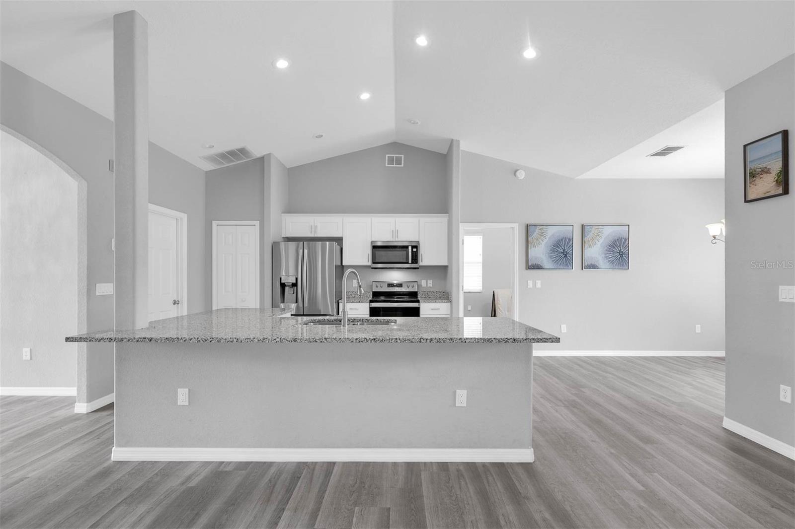Image 15 of 39 For 3956 Shadowind Way
