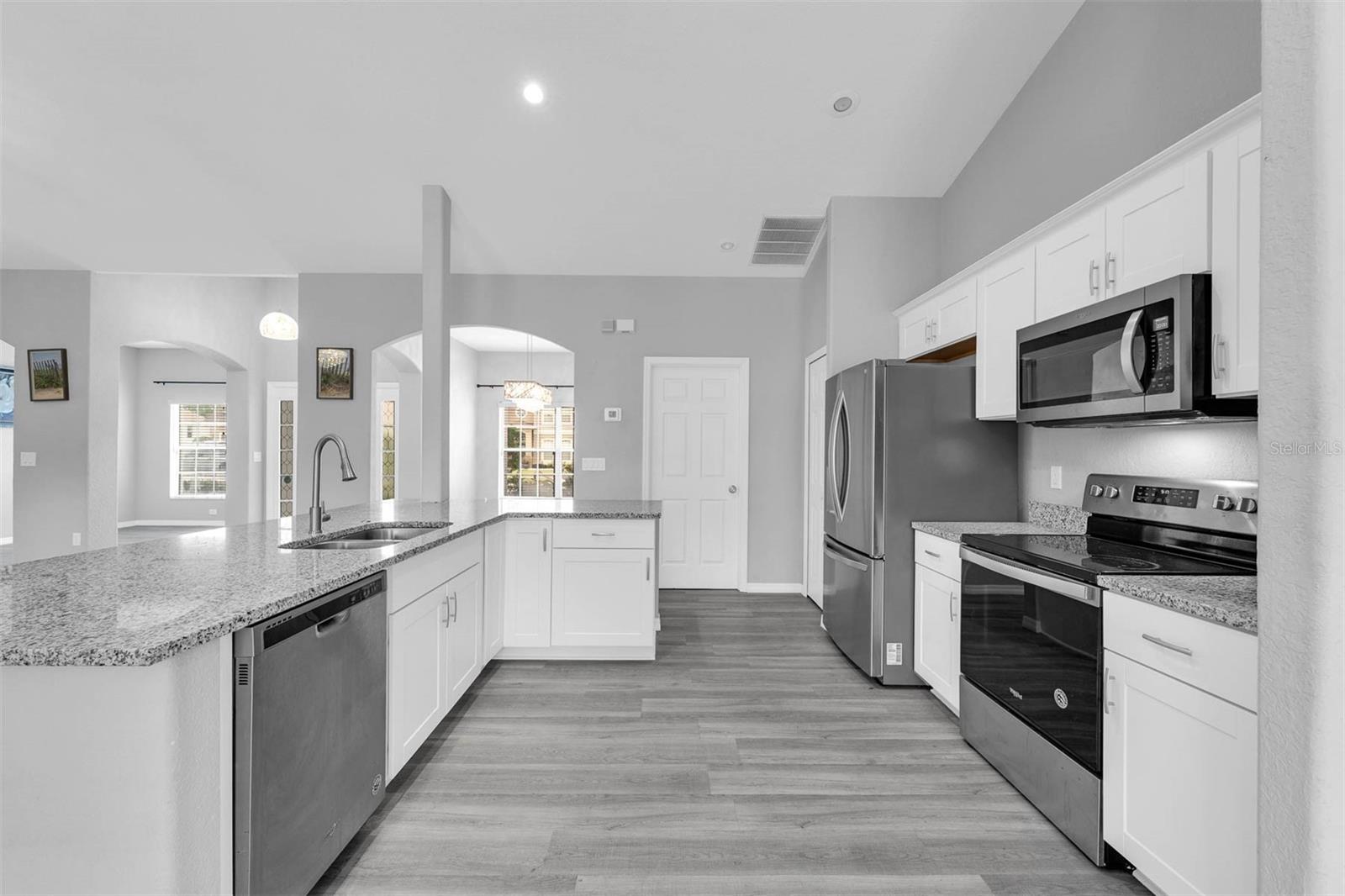 Image 18 of 39 For 3956 Shadowind Way