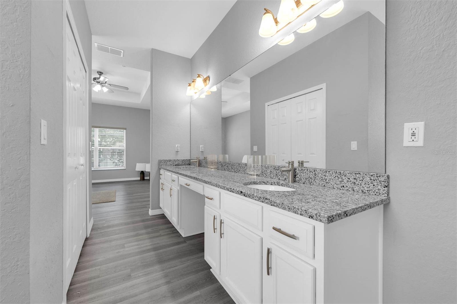 Image 24 of 39 For 3956 Shadowind Way