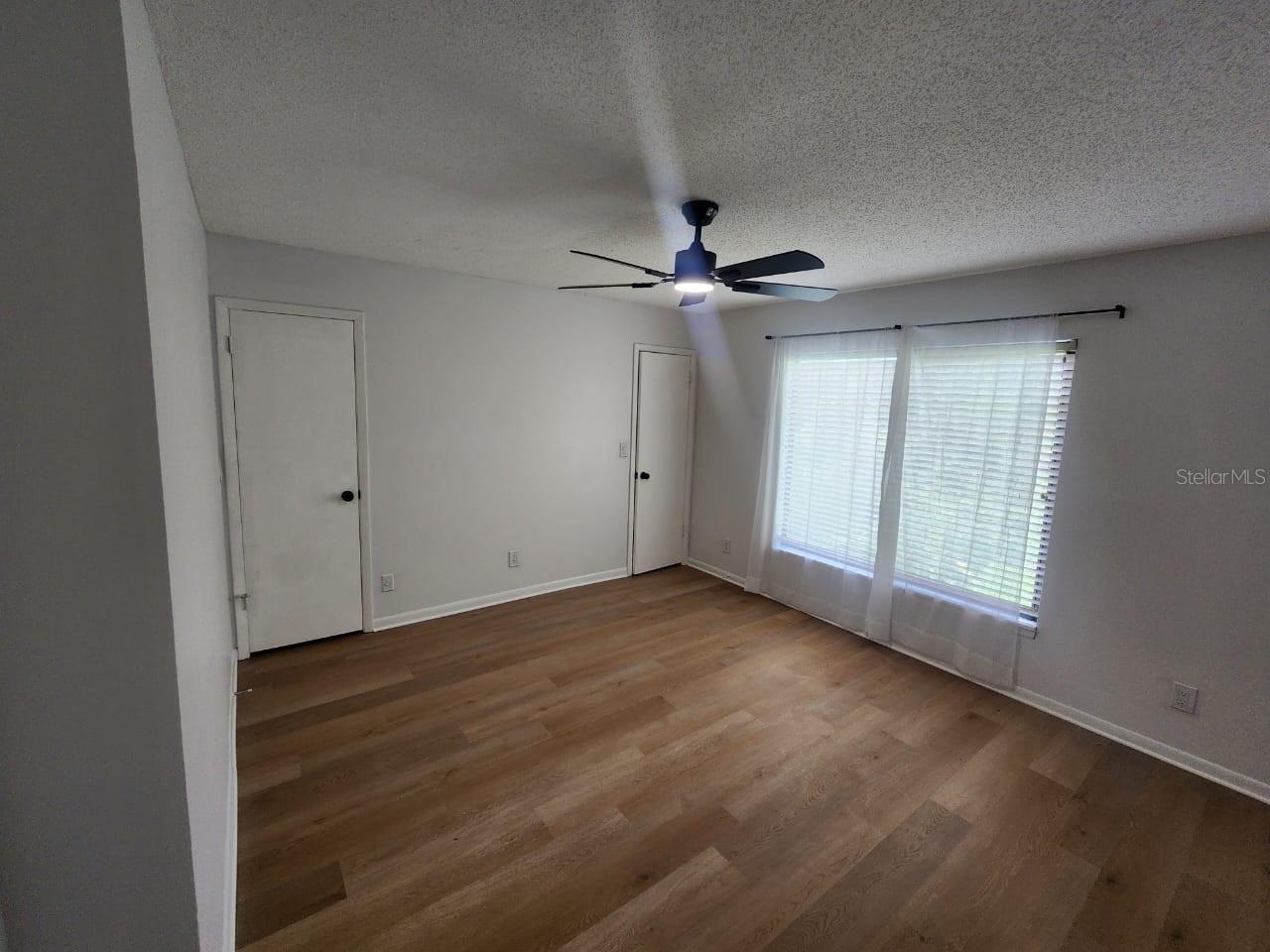 Image 21 of 25 For 431 Geneva Drive