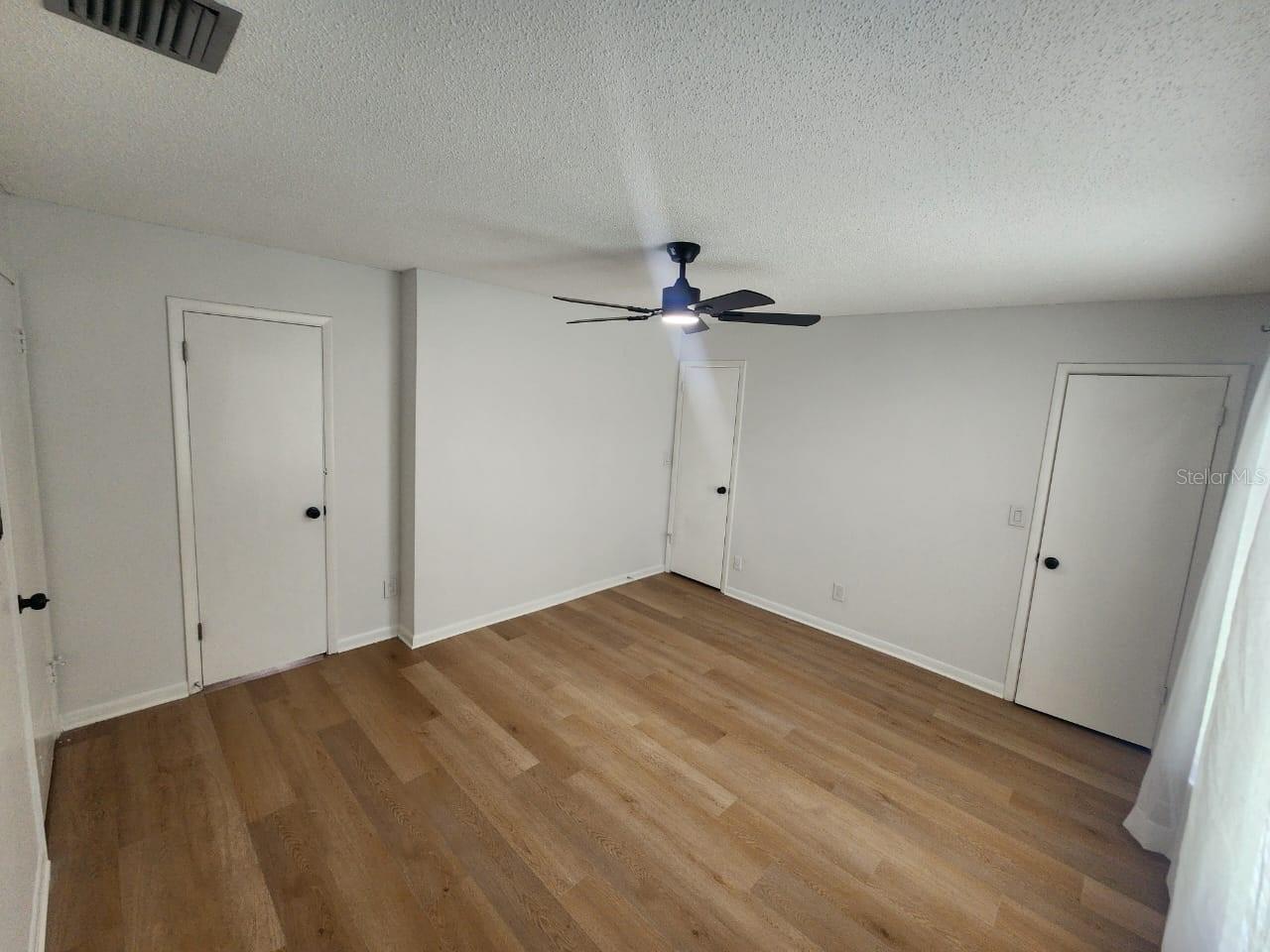 Image 23 of 25 For 431 Geneva Drive