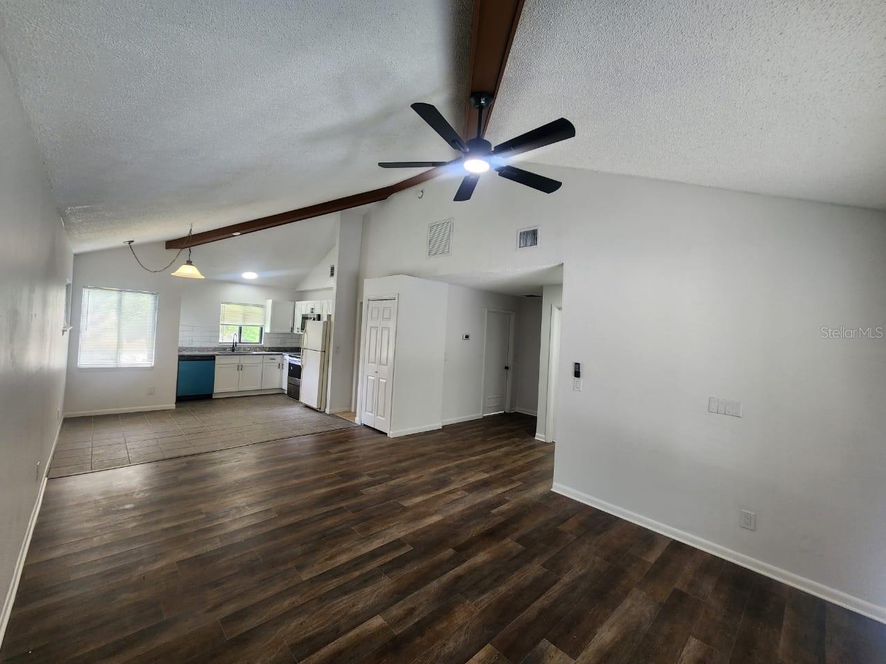 Image 9 of 25 For 431 Geneva Drive